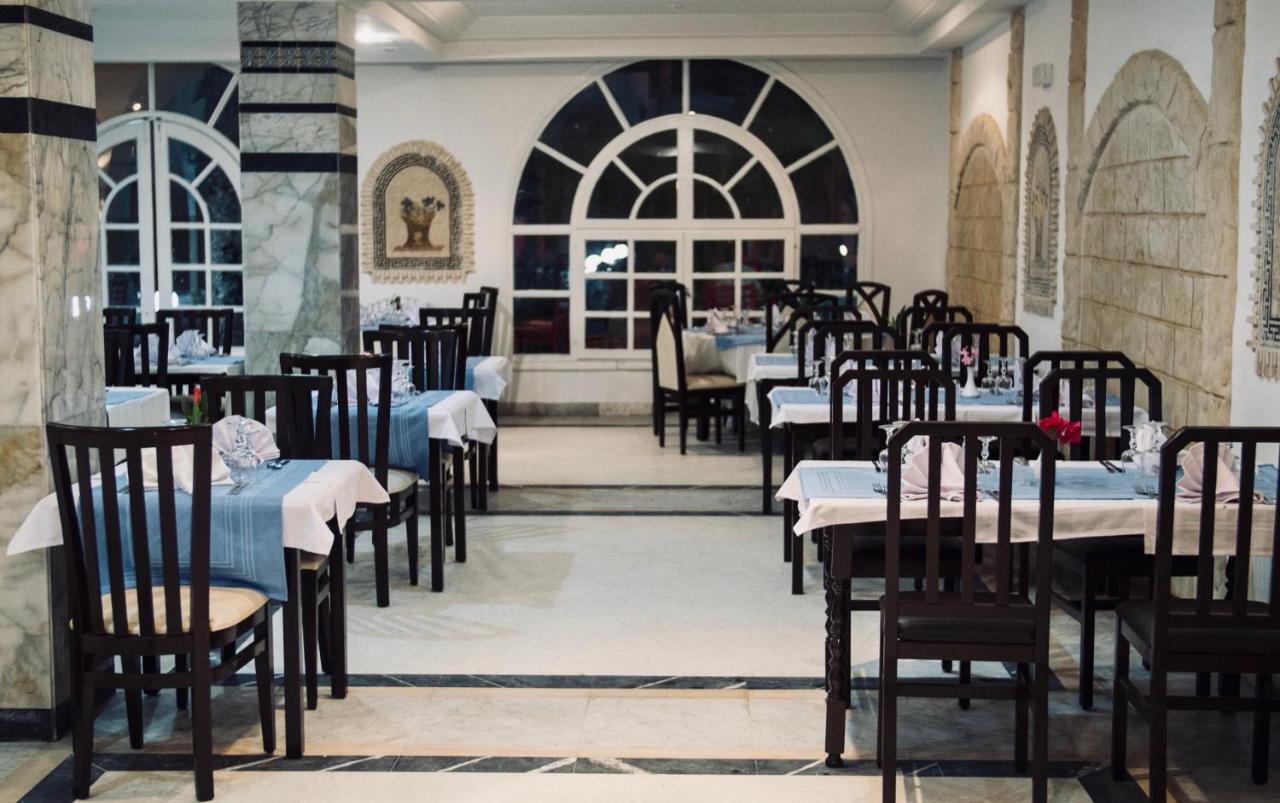 Hotel Dar El Manara Djerba & Aparts Taguermess